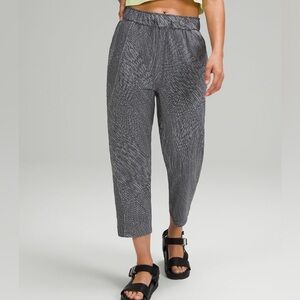 Lululemon Stretch High Rise Crop 23" Size 12 Simultaneous Anchor Alpine